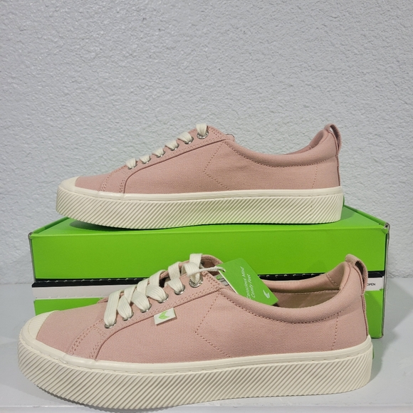 Cariuma Shoes - Cariuma OCA Low Rose Canvas sneakers NIB Unisex Organic Cotton 🩷